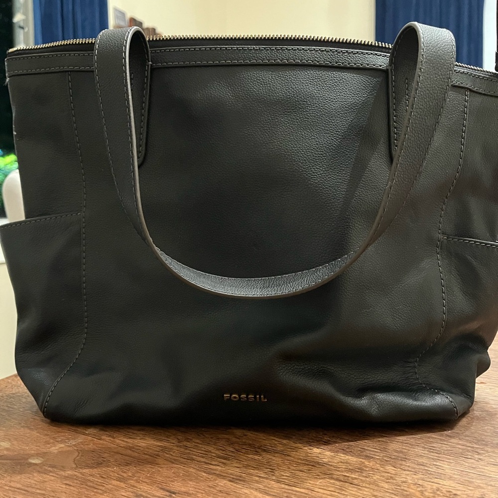 Fossil purse